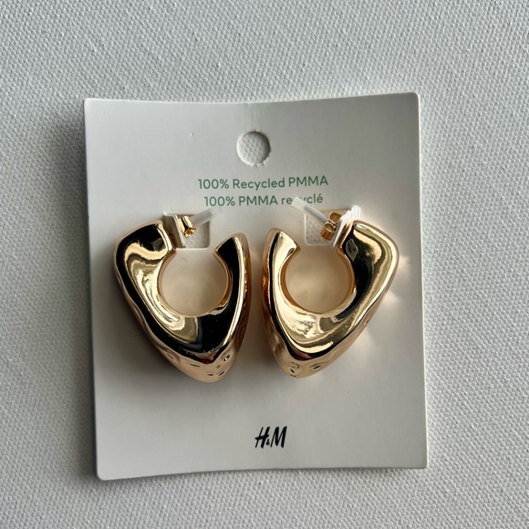 NWT Chunky Gold Earrings - Picture 2 of 4